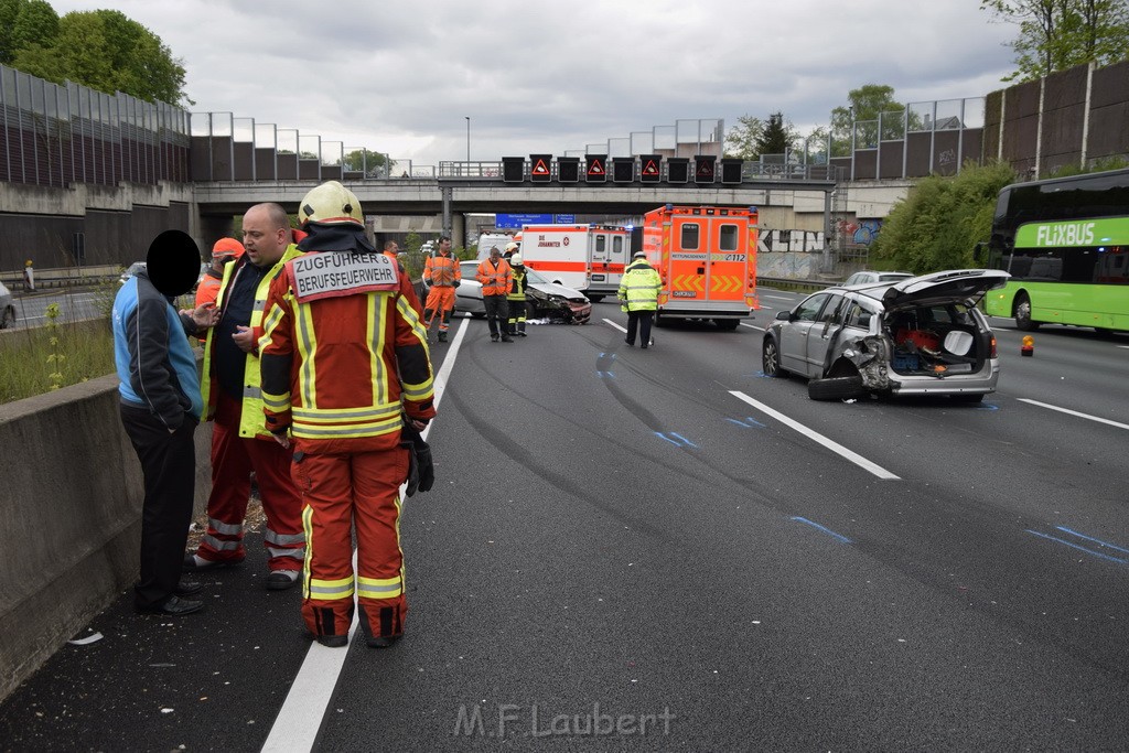 VU Auffahrunfall A 3 Rich Oberhausen kurz vor AS Koeln Dellbrueck P158.JPG - Miklos Laubert